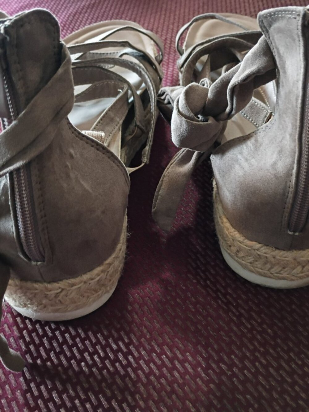 Women's Wedge Sandals - Picture 4 of 15